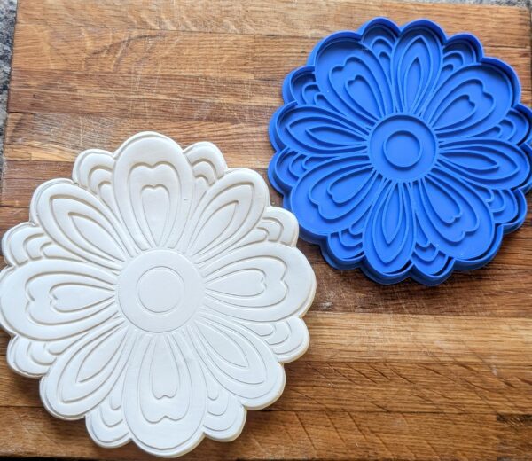 Swirly Flower Stamp And Cutter Set (Various Sizes Available) - Image 3