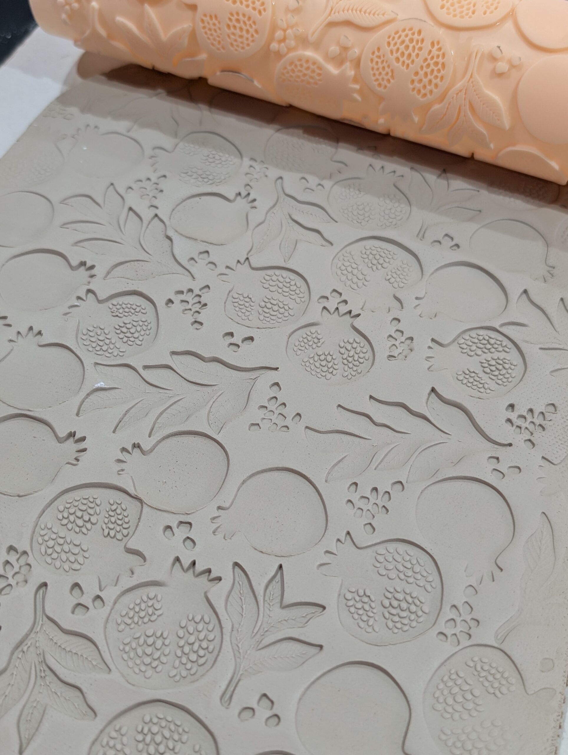 Pomegranate Textured Rolling Pin 25cm/10inches - Image 2